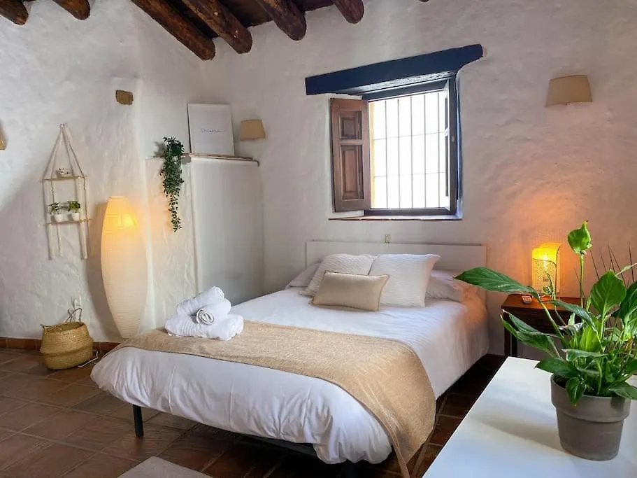 Casabenadalid. Casa Rural Con Piscina. Nyaraló